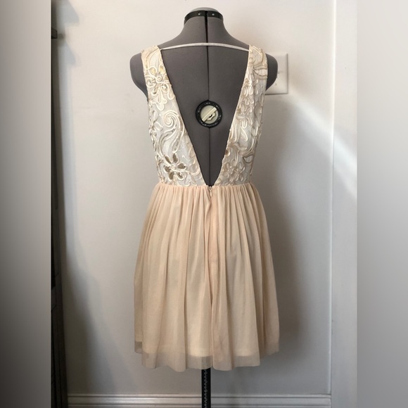 NWT Ark & Co Floral Sequins Dress - Picture 4 of 16